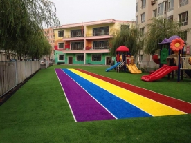 某幼儿园彩虹草坪